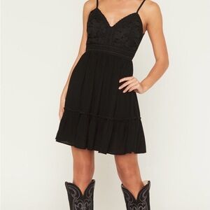 SHYANNE WOMEN'S LACE SLEEVELESS TIE-BACK MINI DRESS